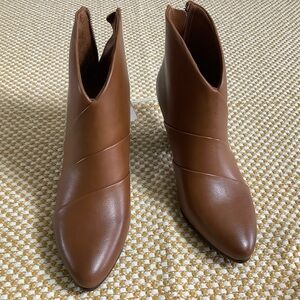 Baretraps ankle boots  liberty brown boots size 9M NWT